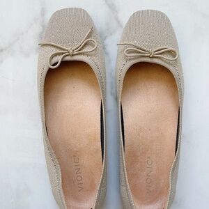 Vionic Beige Flats with Bow Detail